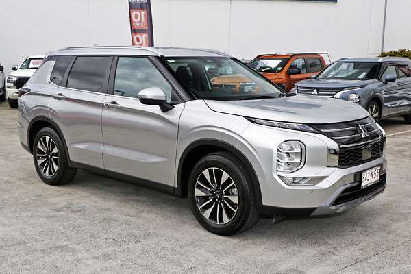 2025 Mitsubishi Outlander LS ZM