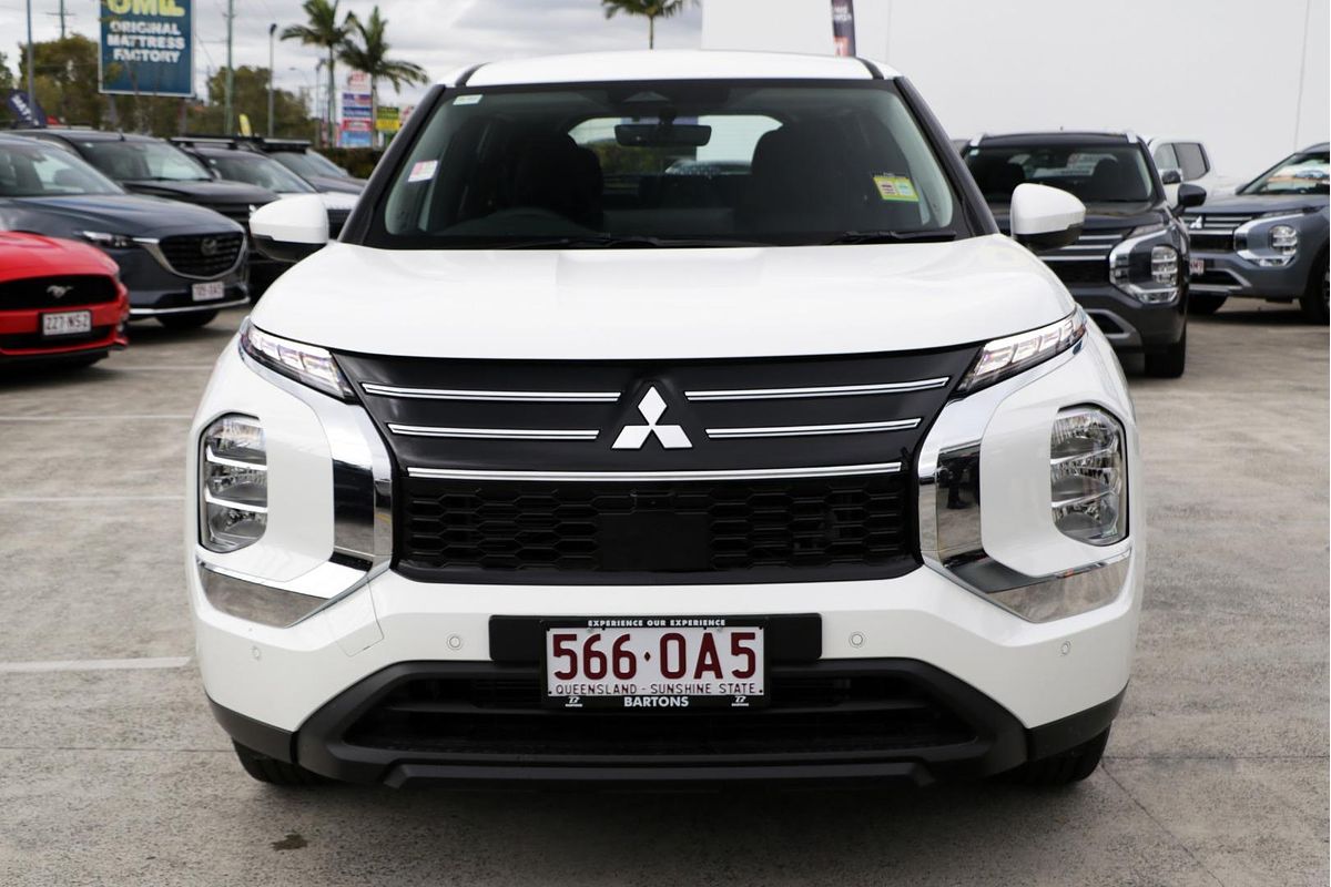 2025 Mitsubishi Outlander ES ZM