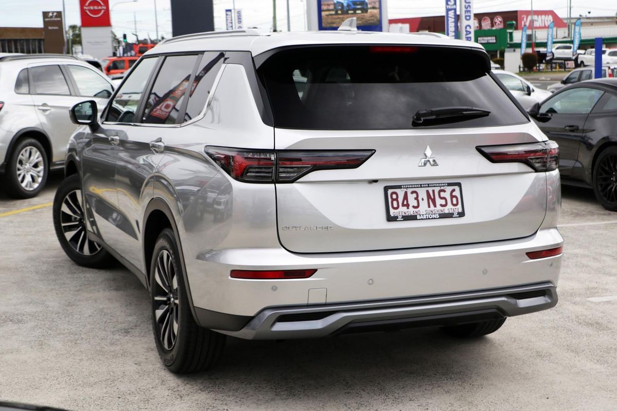 2025 Mitsubishi Outlander LS ZM