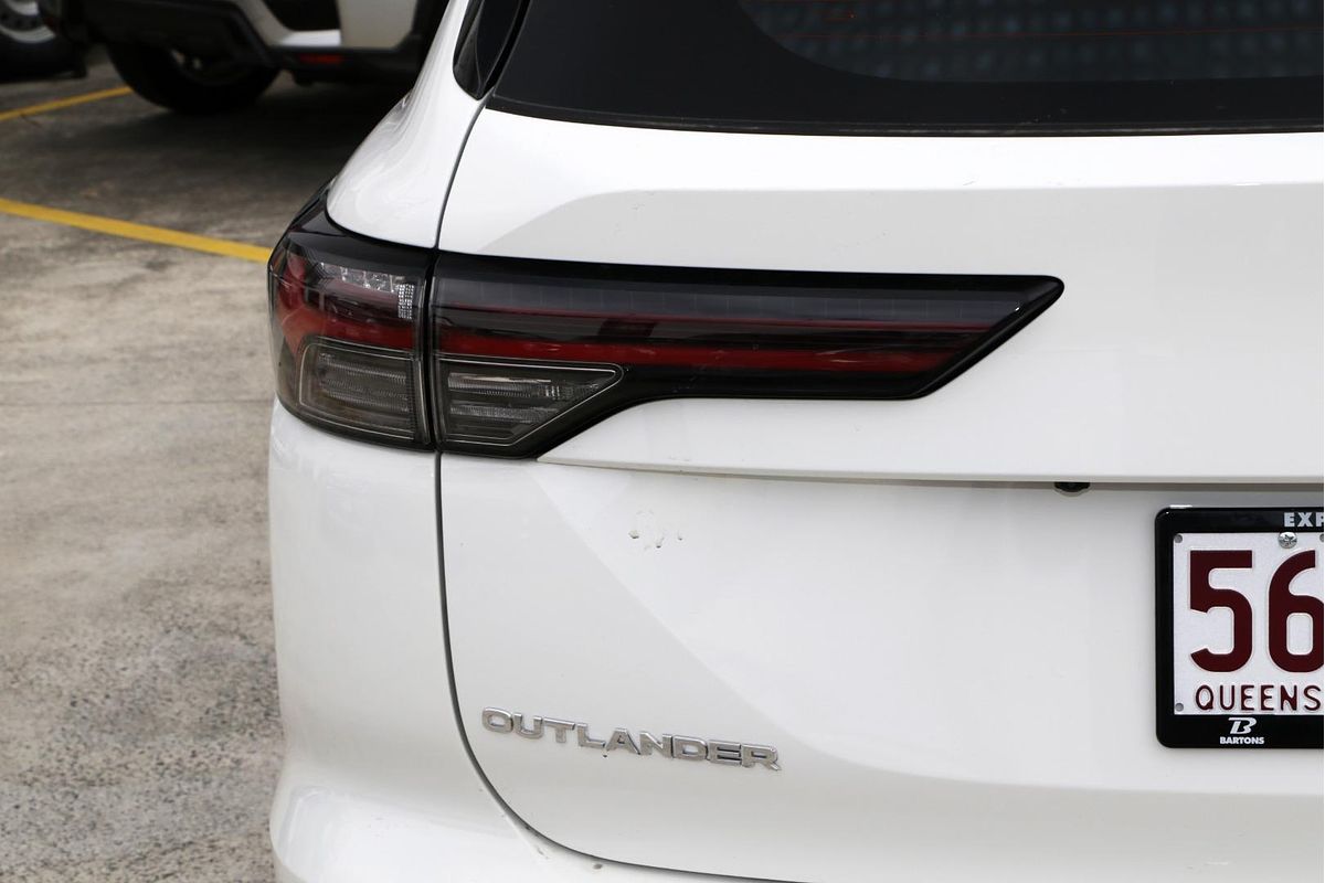 2025 Mitsubishi Outlander ES ZM