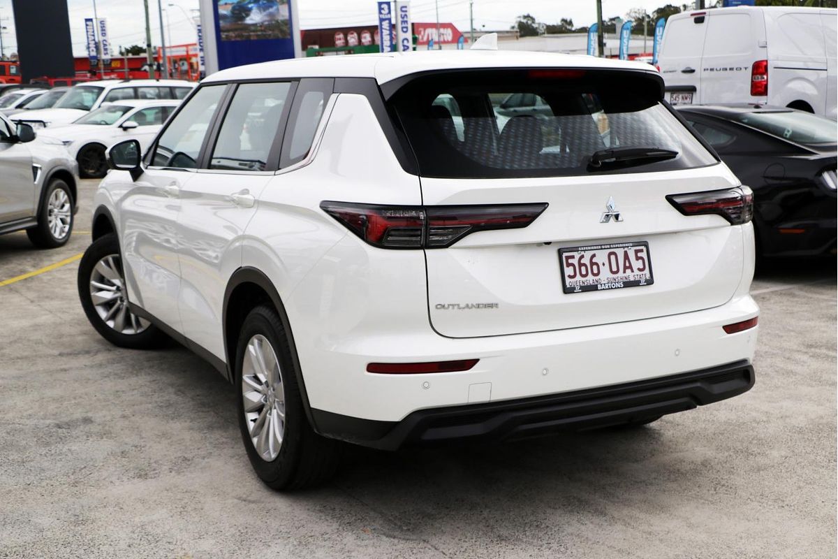 2025 Mitsubishi Outlander ES ZM