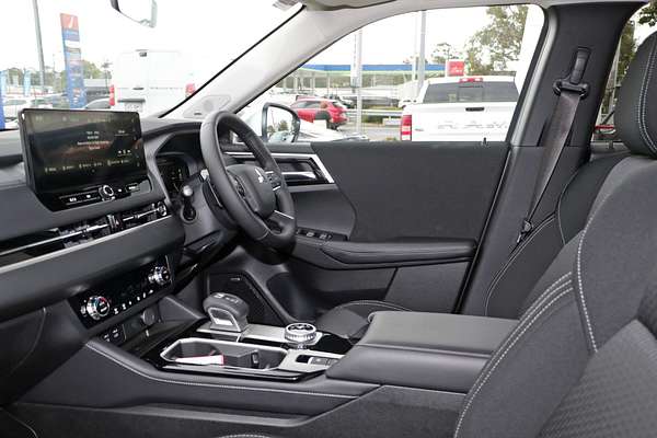 2025 Mitsubishi Outlander LS ZM
