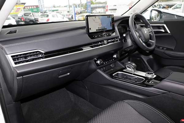 2025 Mitsubishi Outlander ES ZM