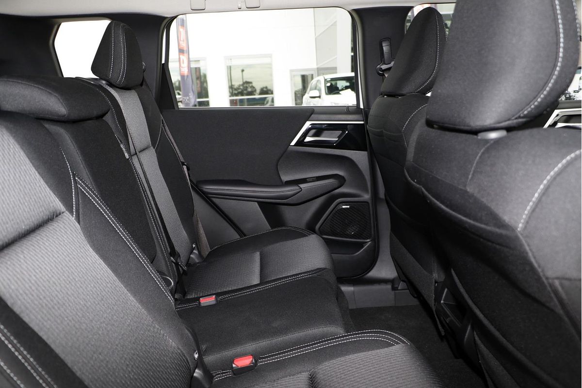 2025 Mitsubishi Outlander ES ZM