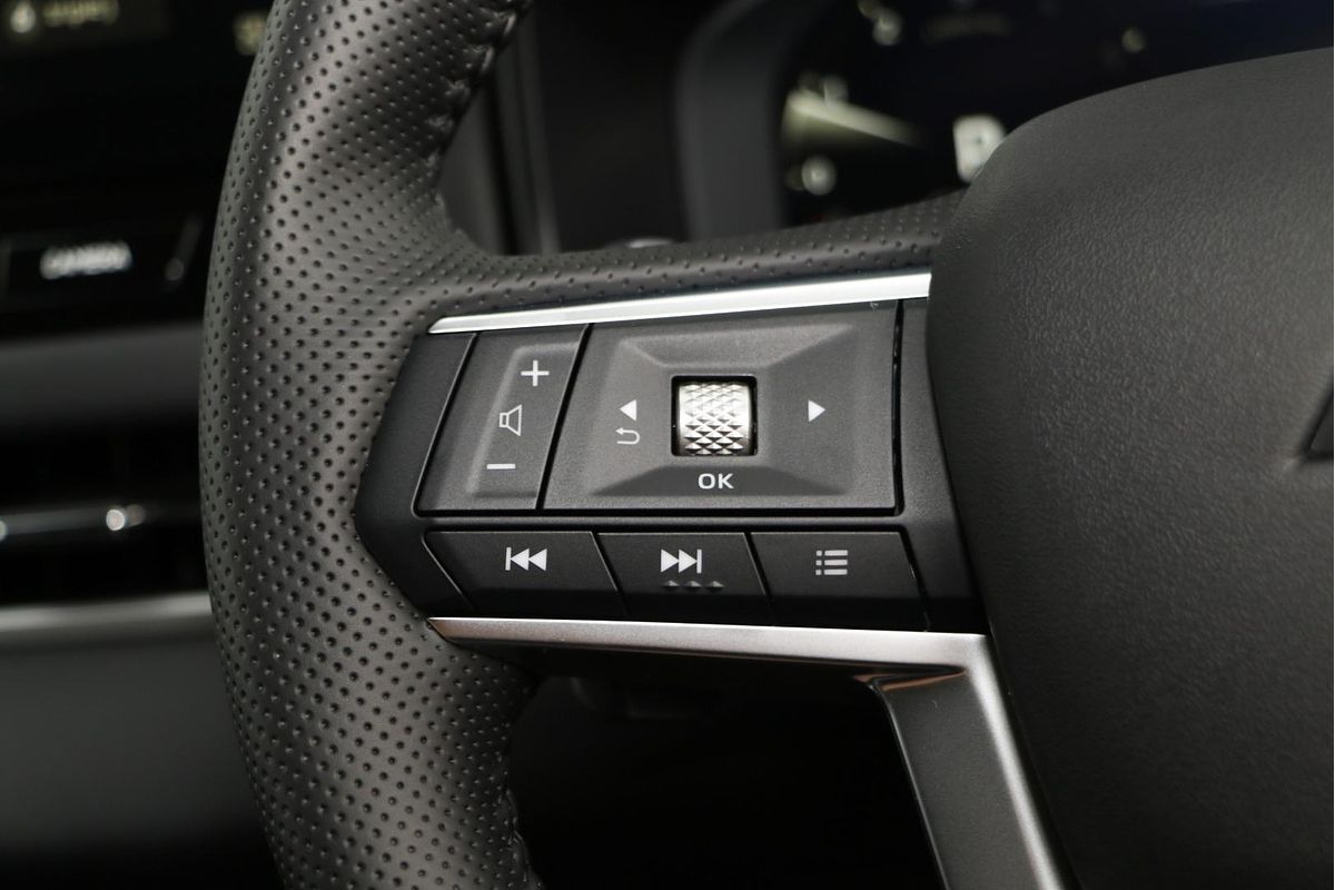2025 Mitsubishi Outlander LS ZM