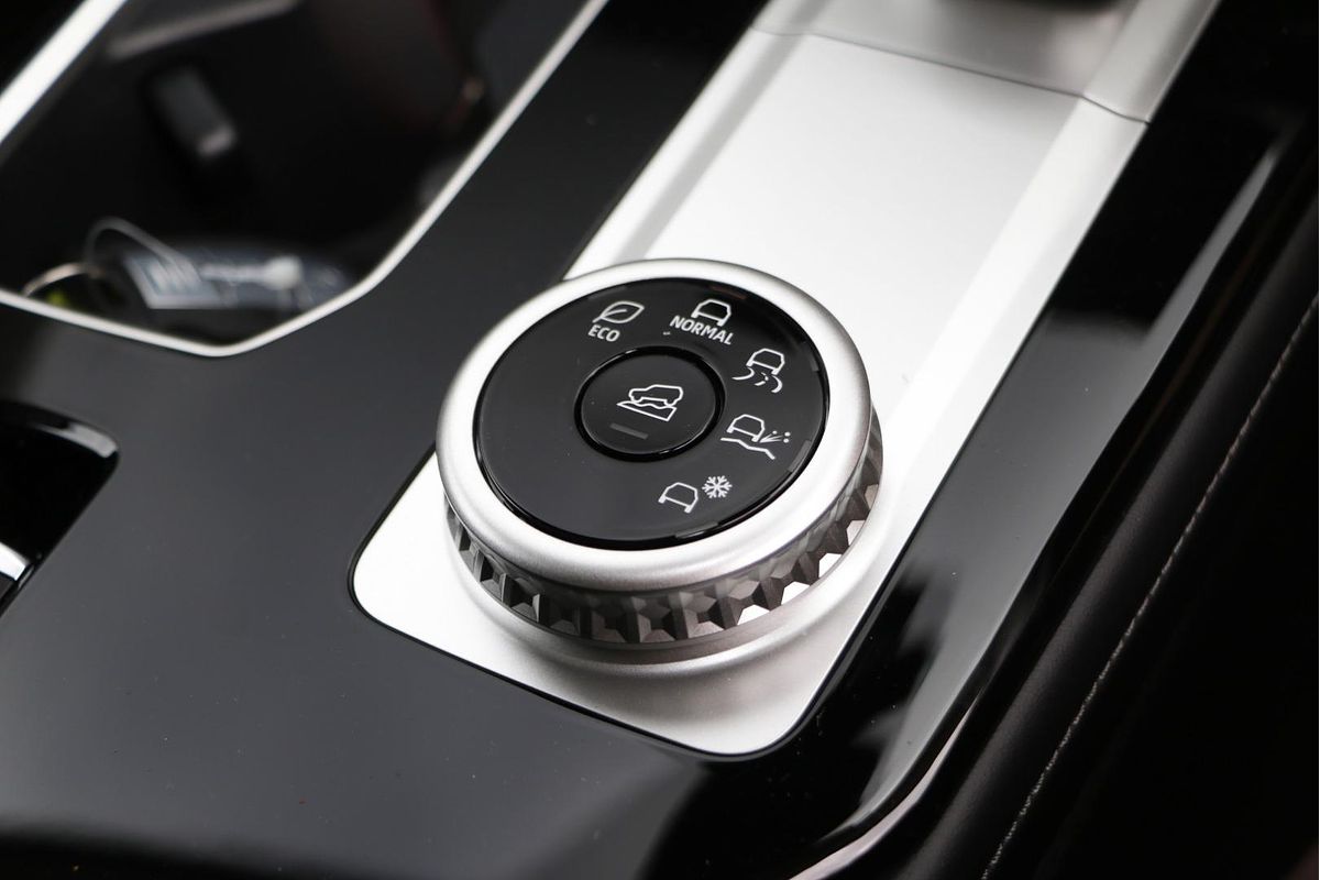 2025 Mitsubishi Outlander LS ZM