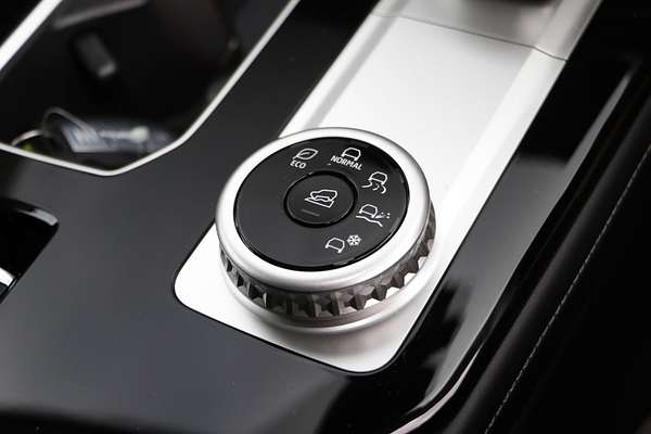 2025 Mitsubishi Outlander LS ZM