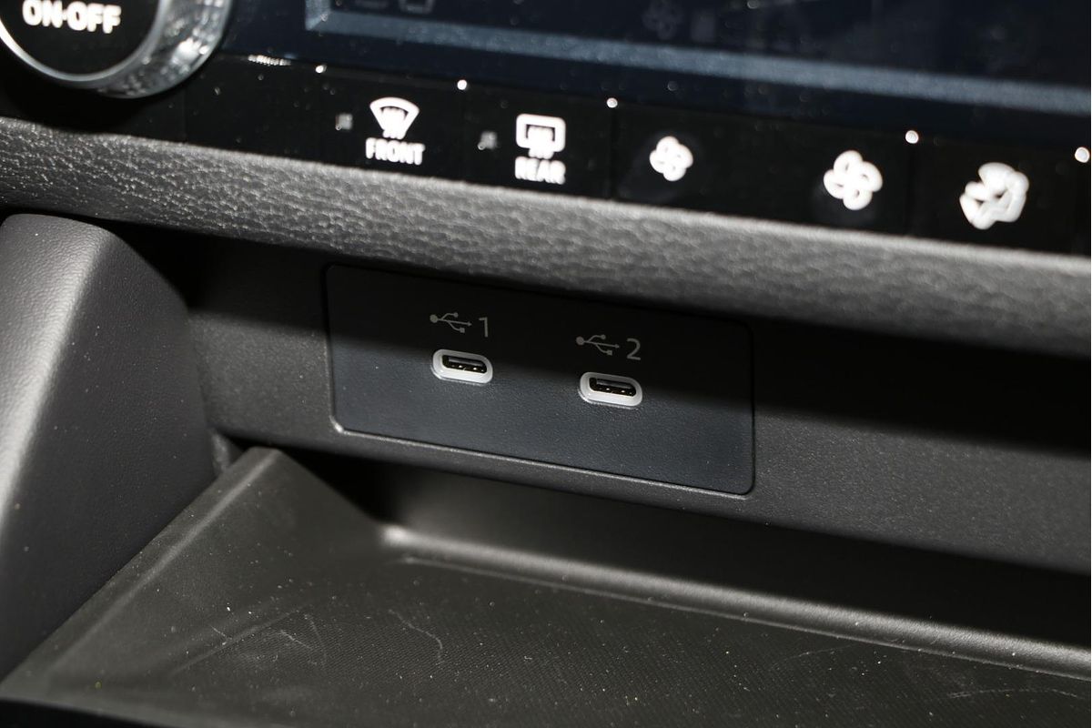 2025 Mitsubishi Outlander ES ZM