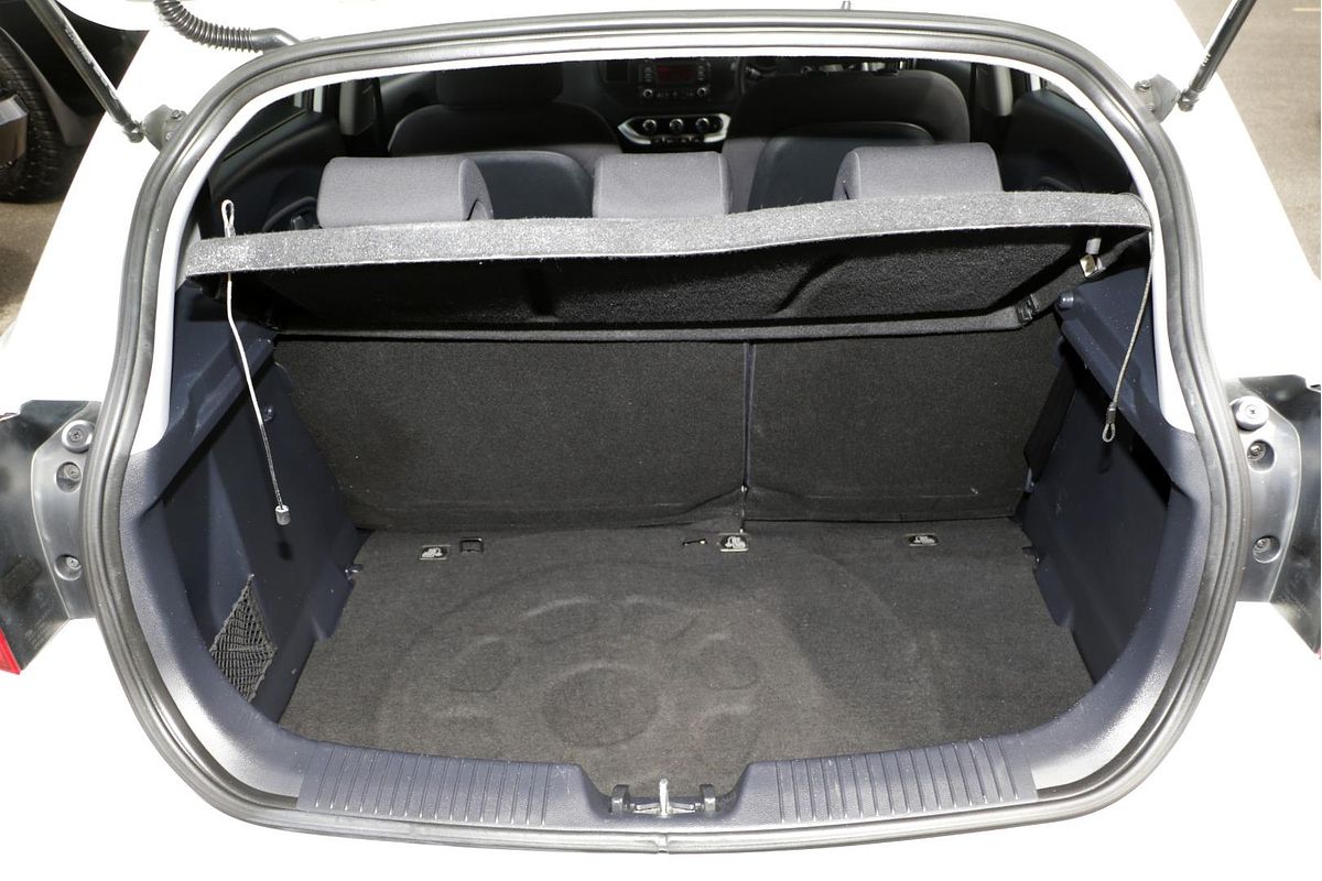 2013 Kia Rio S UB