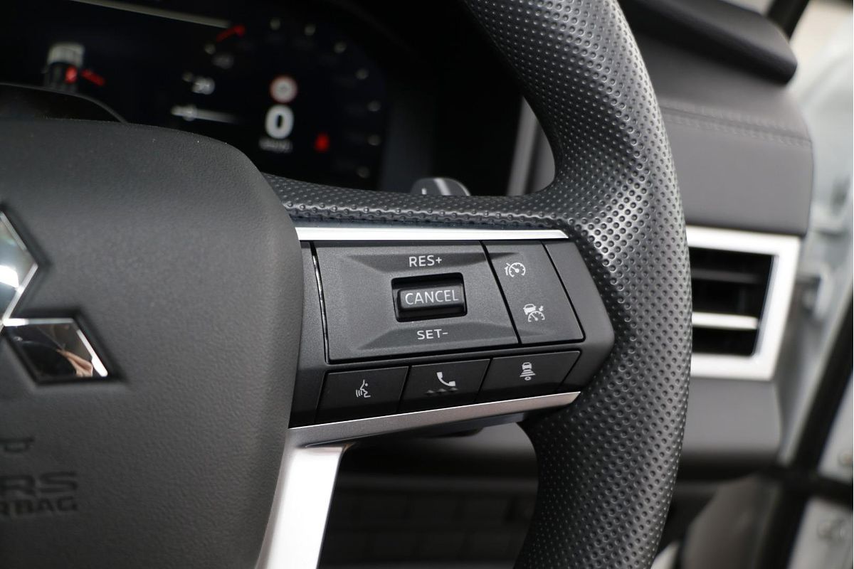 2025 Mitsubishi Outlander ES ZM