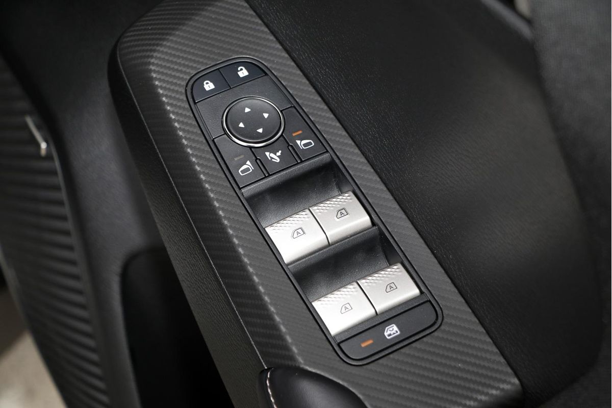 2025 Mitsubishi Outlander LS ZM