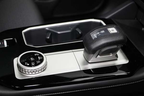 2025 Mitsubishi Outlander ES ZM