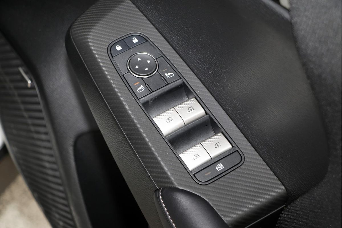 2025 Mitsubishi Outlander ES ZM