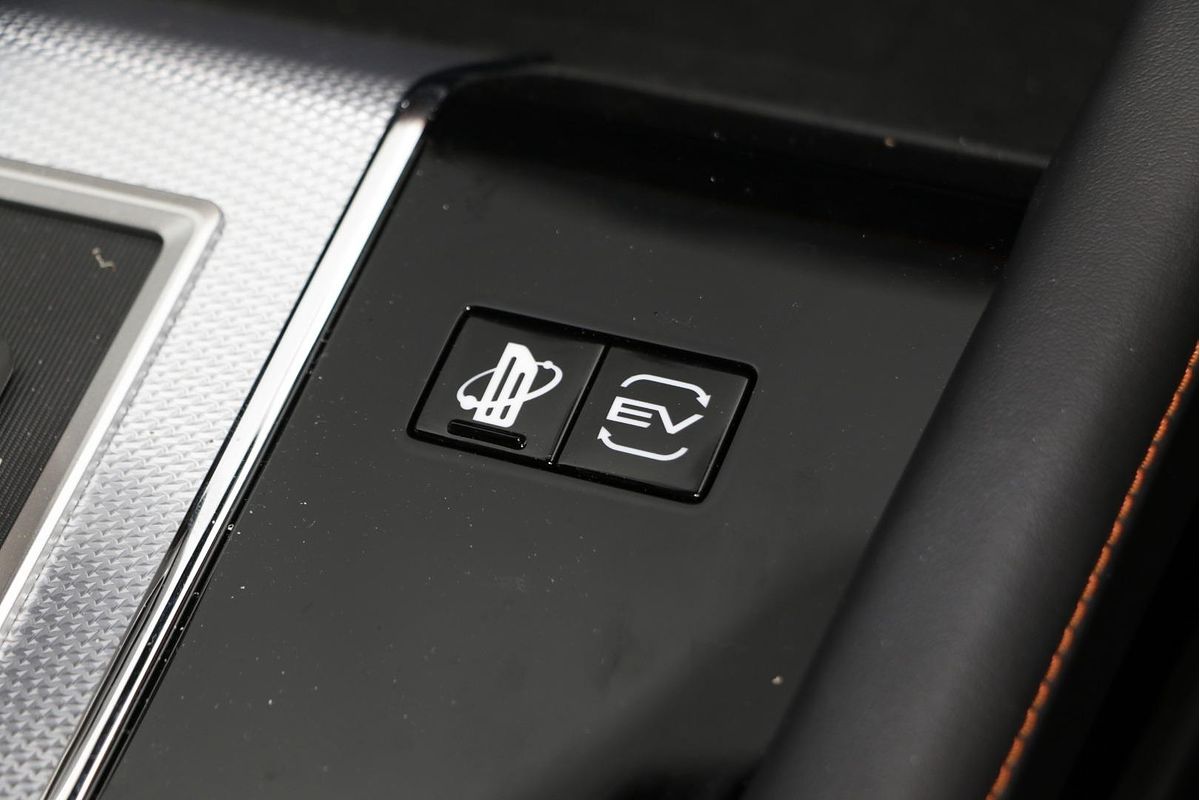 2025 Mitsubishi Outlander PHEV Exceed Tourer ZM