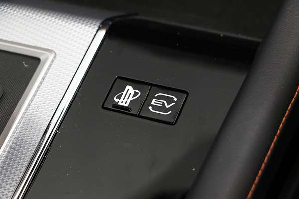 2025 Mitsubishi Outlander PHEV Exceed Tourer ZM