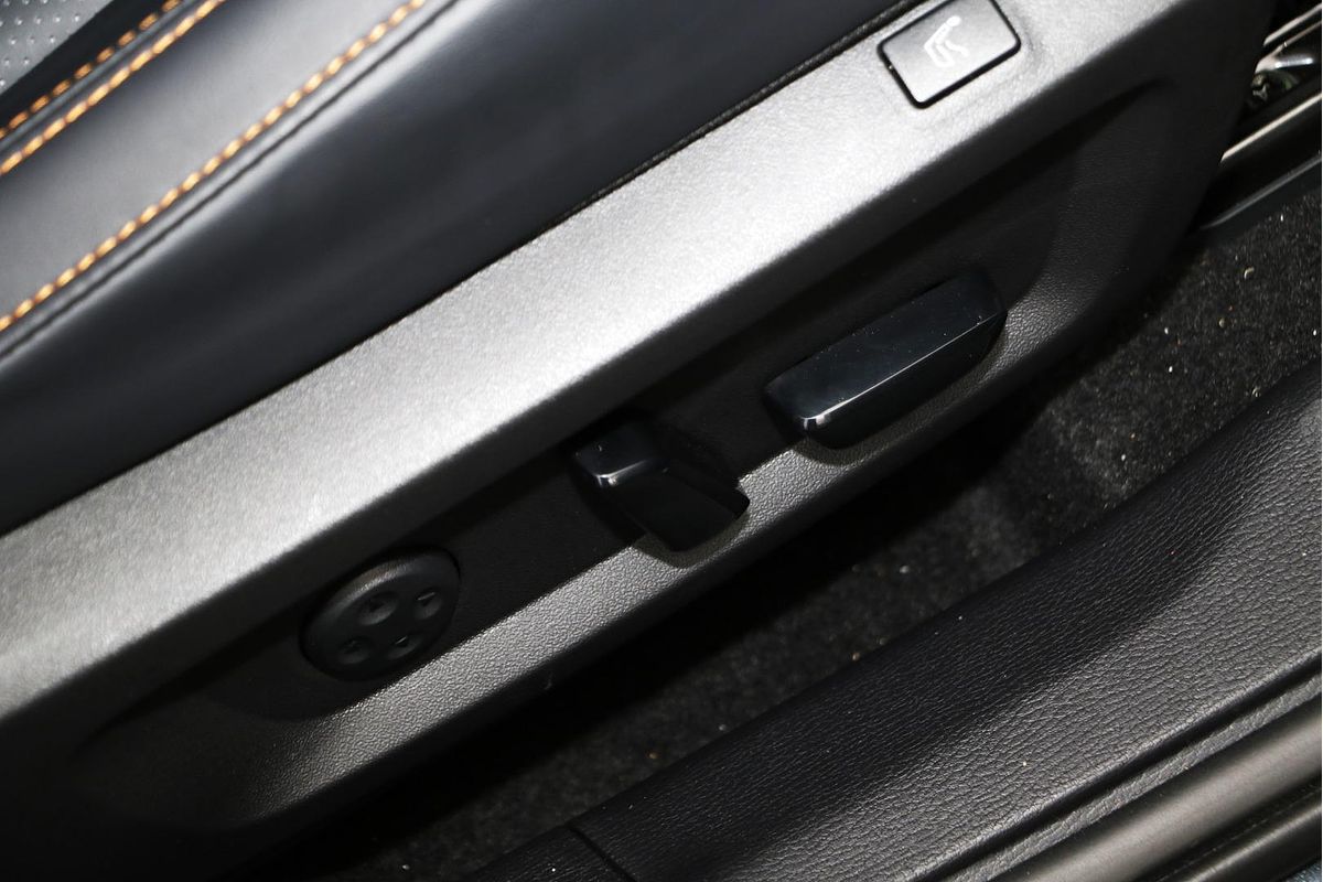 2025 Mitsubishi Outlander PHEV Exceed Tourer ZM