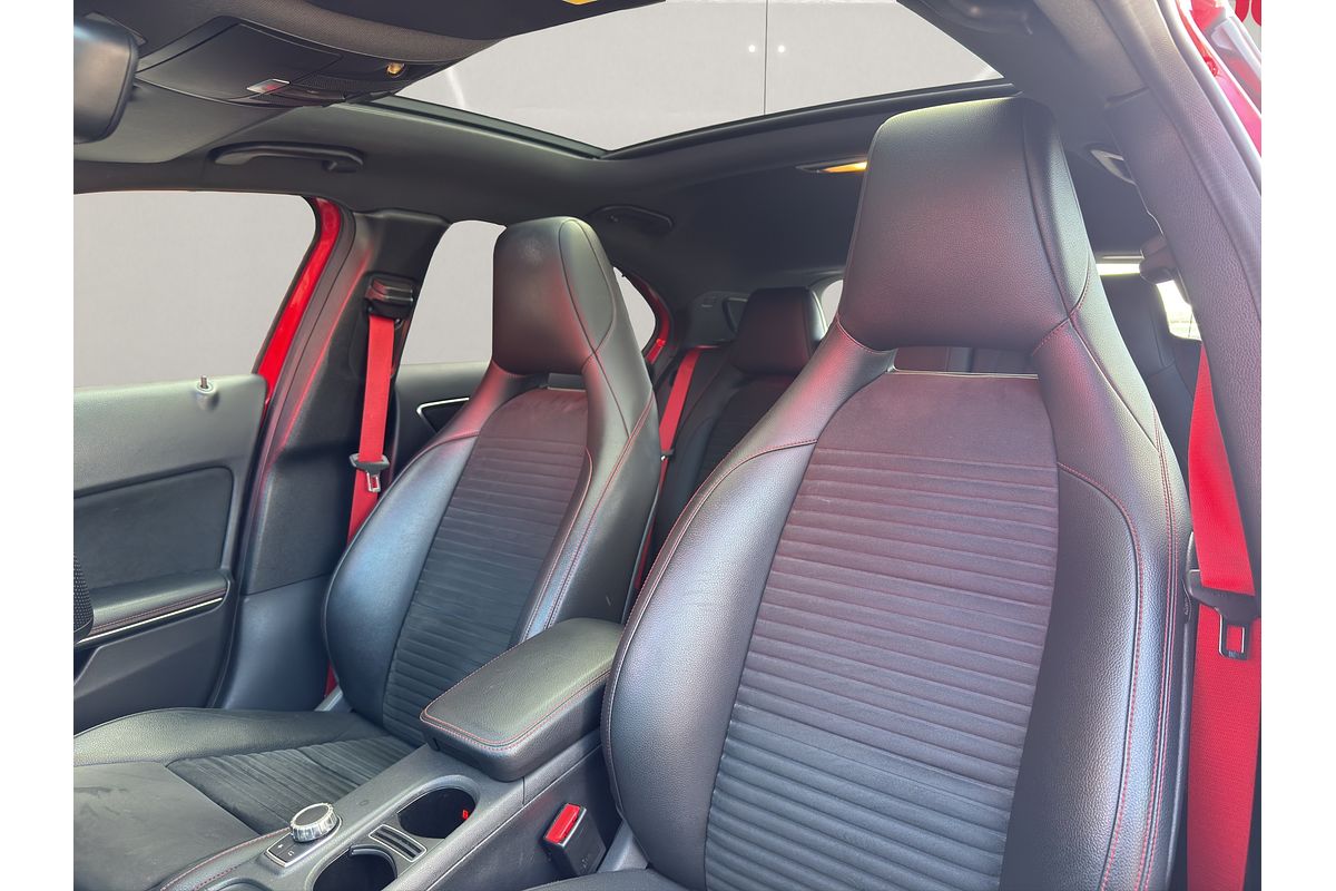 2015 Mercedes-Benz A-Class A250 SPORT 4M 2.0P/4
