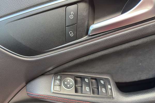 2015 Mercedes-Benz A-Class A250 SPORT 4M 2.0P/4