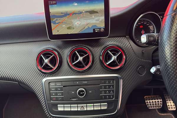 2015 Mercedes-Benz A-Class A250 SPORT 4M 2.0P/4