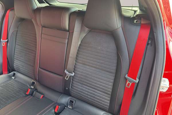 2015 Mercedes-Benz A-Class A250 SPORT 4M 2.0P/4