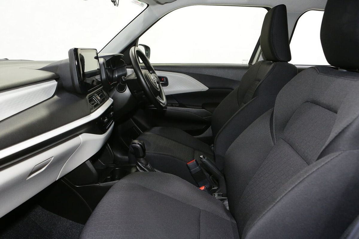 2024 Suzuki Swift Hybrid UZ