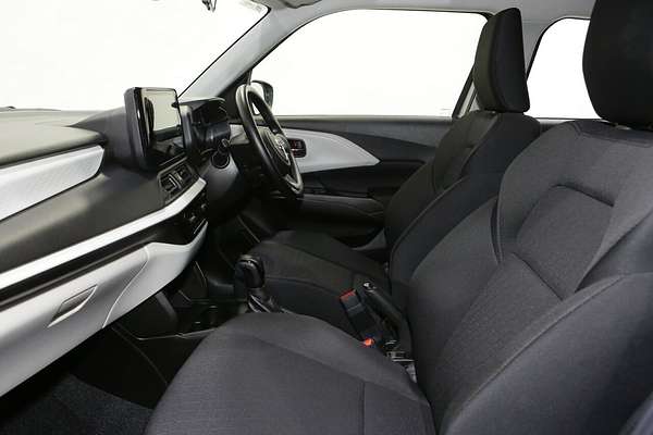2024 Suzuki Swift Hybrid UZ