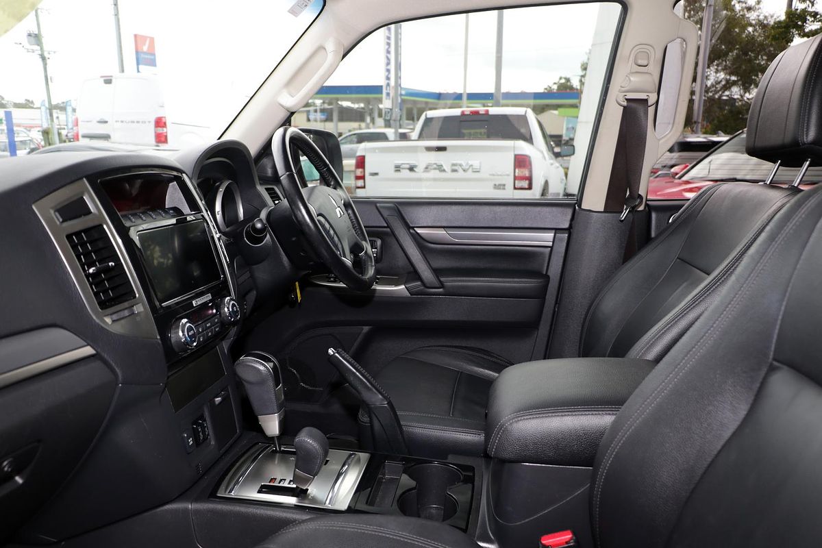 2020 Mitsubishi Pajero GLS NX