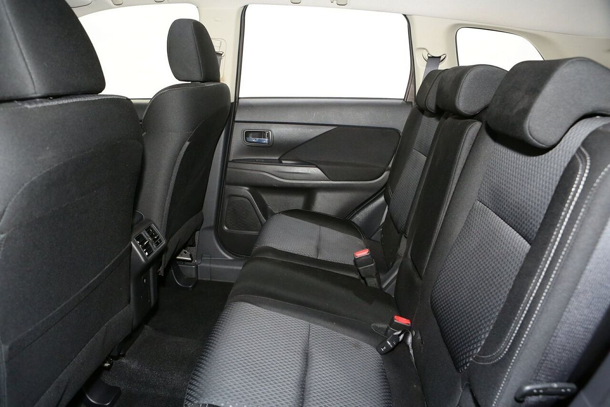 2018 Mitsubishi Outlander ES ZL