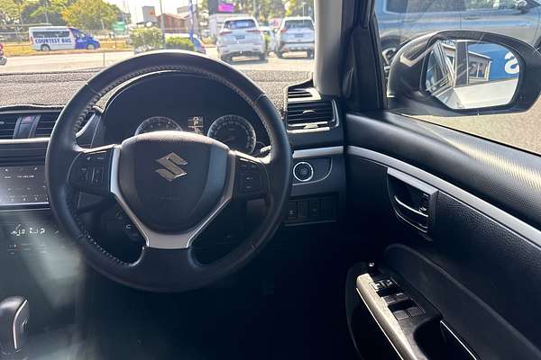 2015 Suzuki Swift GLX Navigator FZ