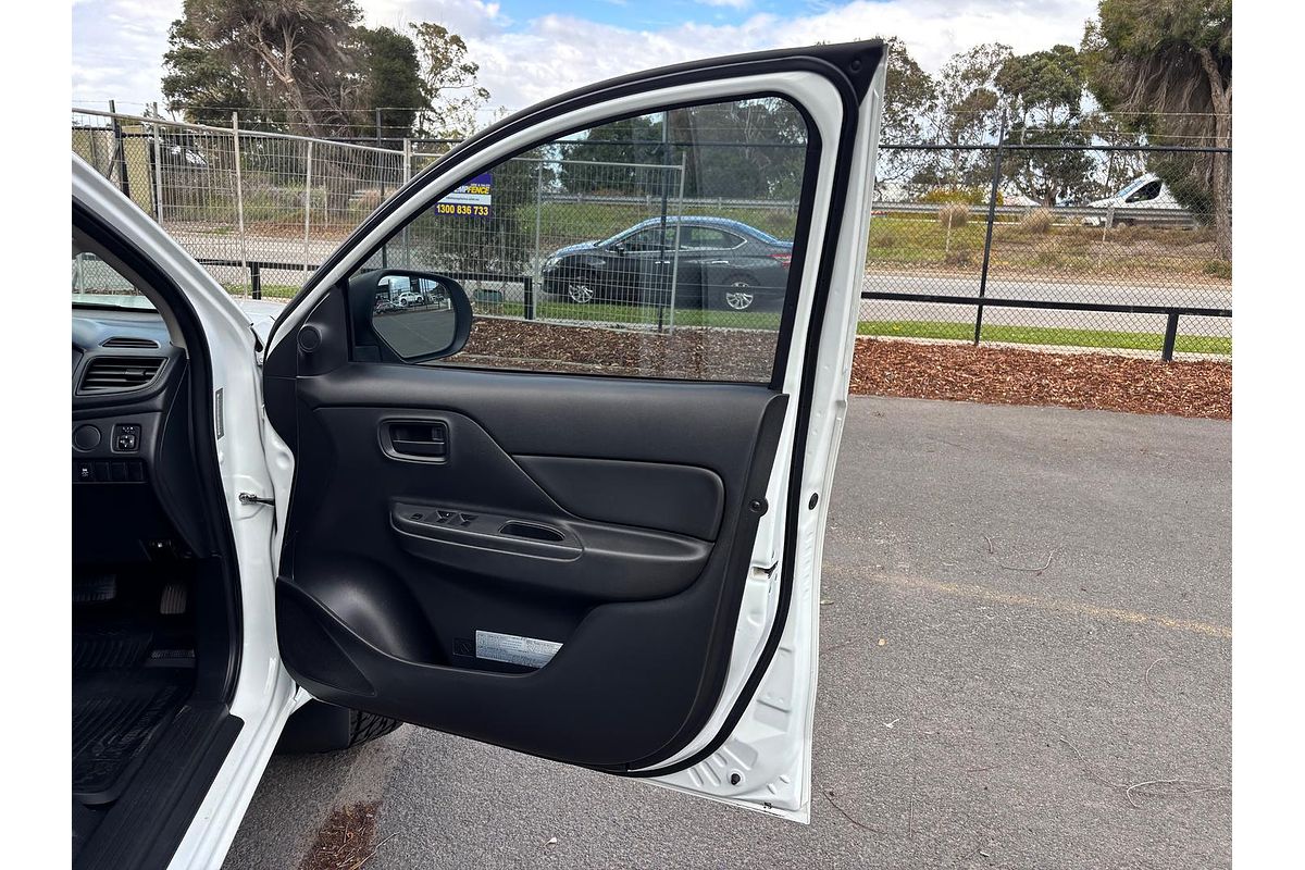 2021 Mitsubishi Triton GLX MR 4X4