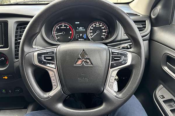 2021 Mitsubishi Triton GLX MR 4X4
