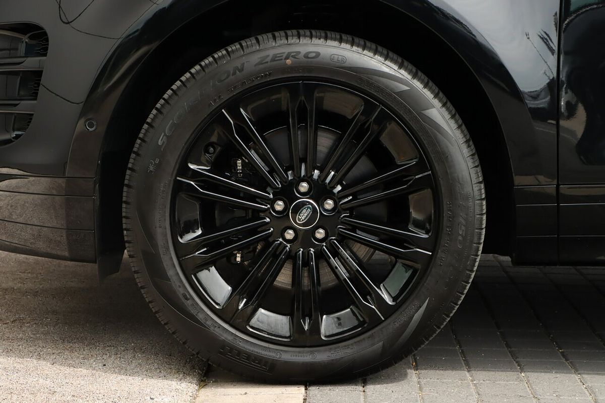 2025 Land Rover Range Rover Evoque P250 Dynamic SE L551