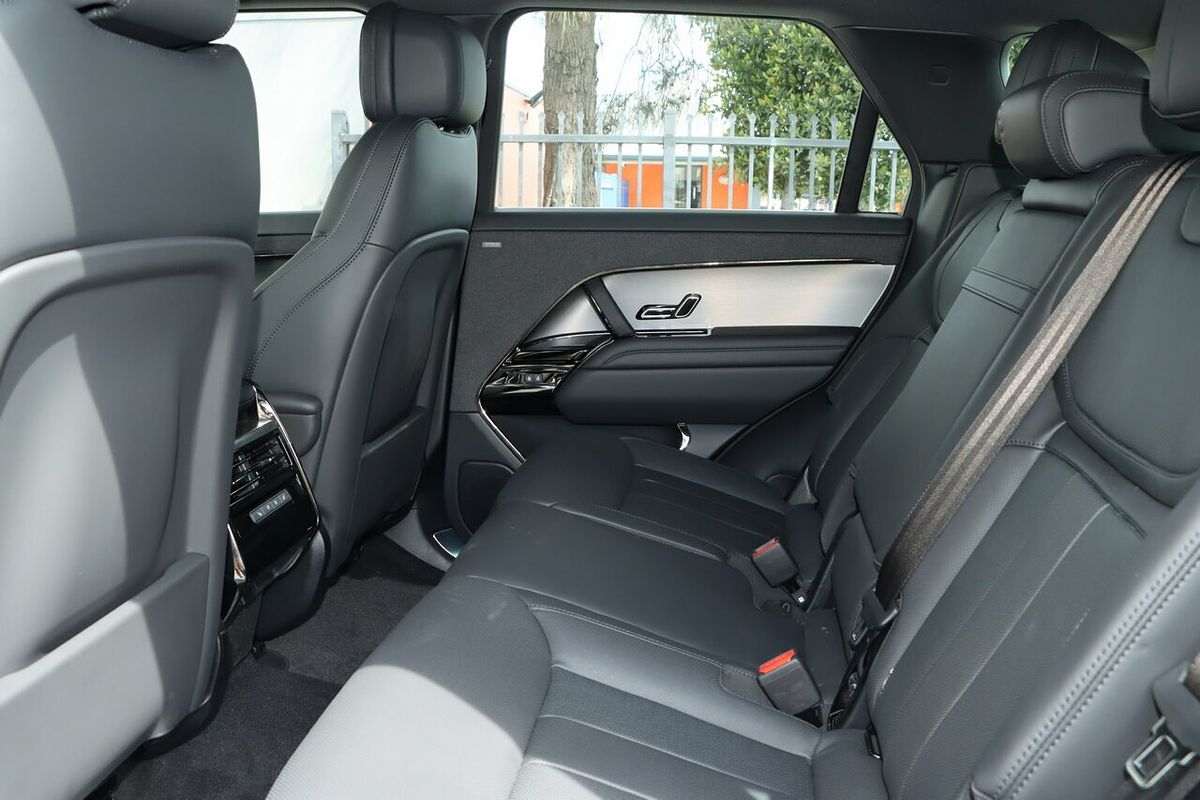 2025 Land Rover Range Rover Sport P360 Dynamic SE L461