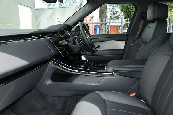 2025 Land Rover Range Rover Sport P360 Dynamic SE L461