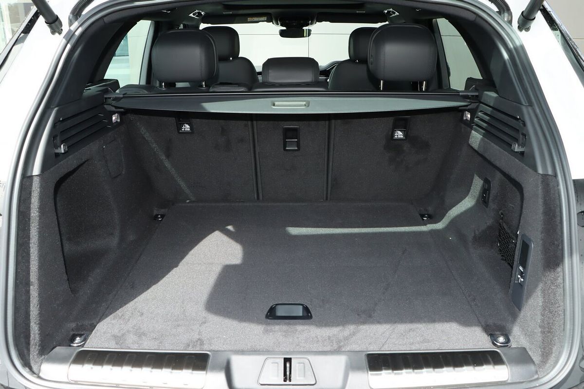 2025 Land Rover Range Rover Sport P360 Dynamic SE L461
