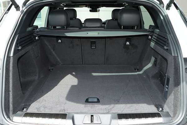2025 Land Rover Range Rover Sport P360 Dynamic SE L461