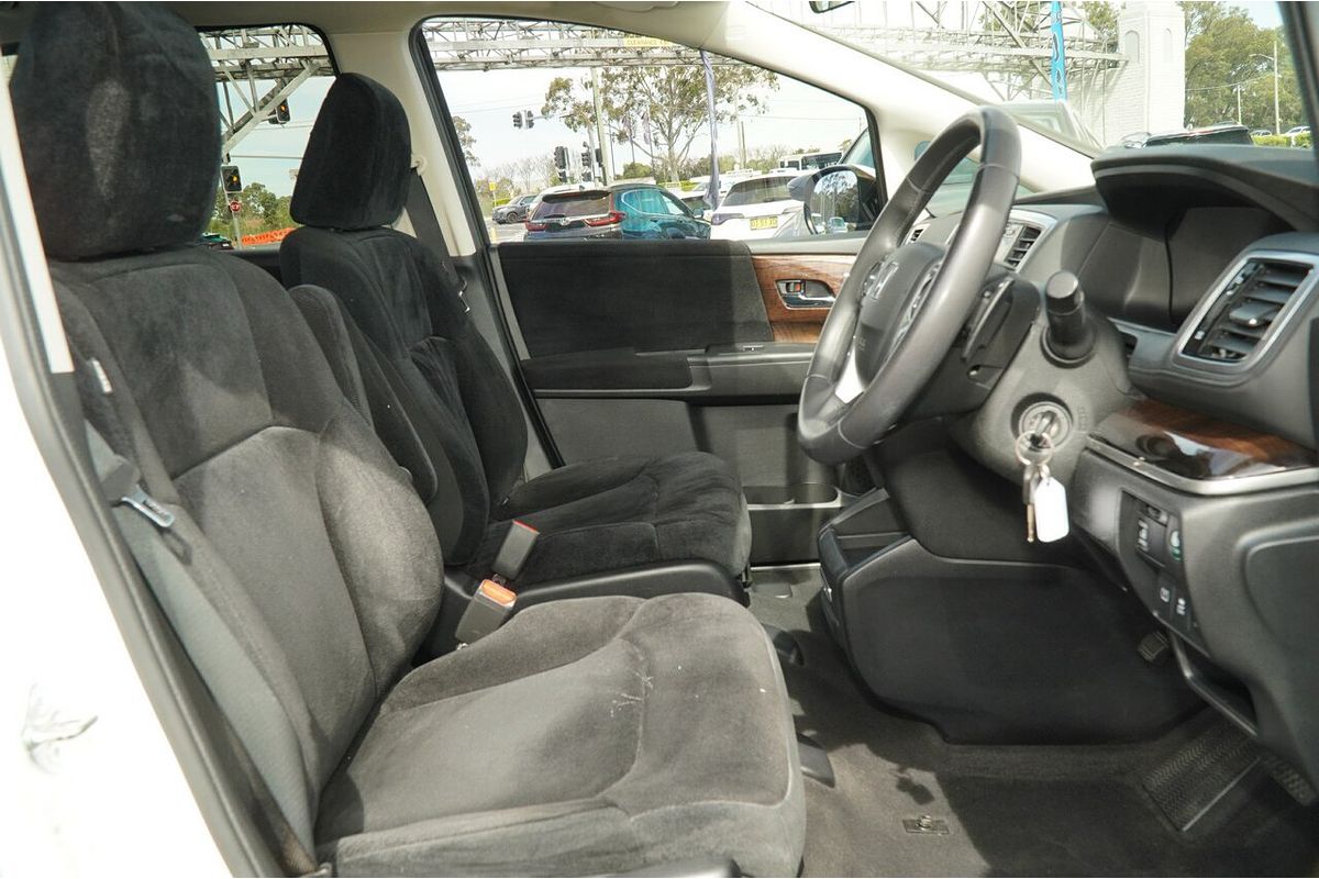 2014 Honda Odyssey VTi 5th Gen