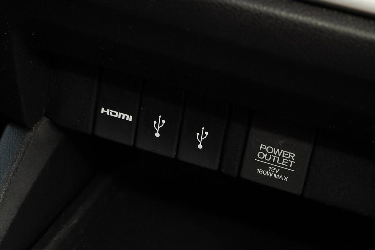 2014 Honda Odyssey VTi 5th Gen