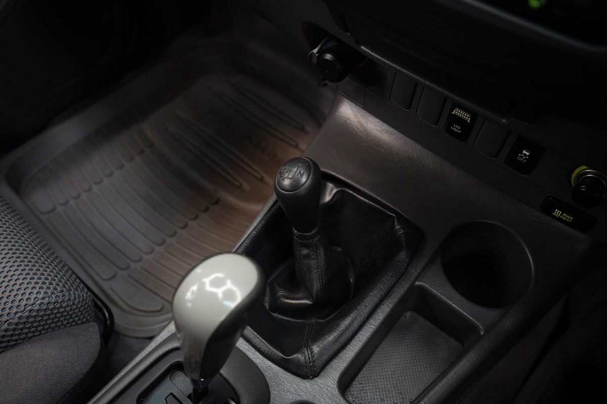 2013 Toyota Hilux SR5 KUN26R 4X4