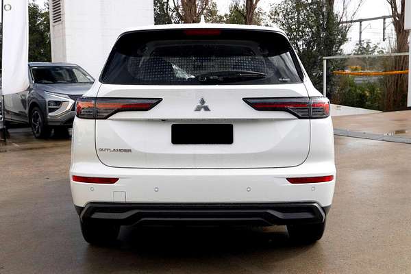 2025 Mitsubishi Outlander ES ZM