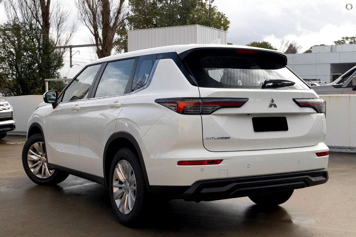 2025 Mitsubishi Outlander ES ZM