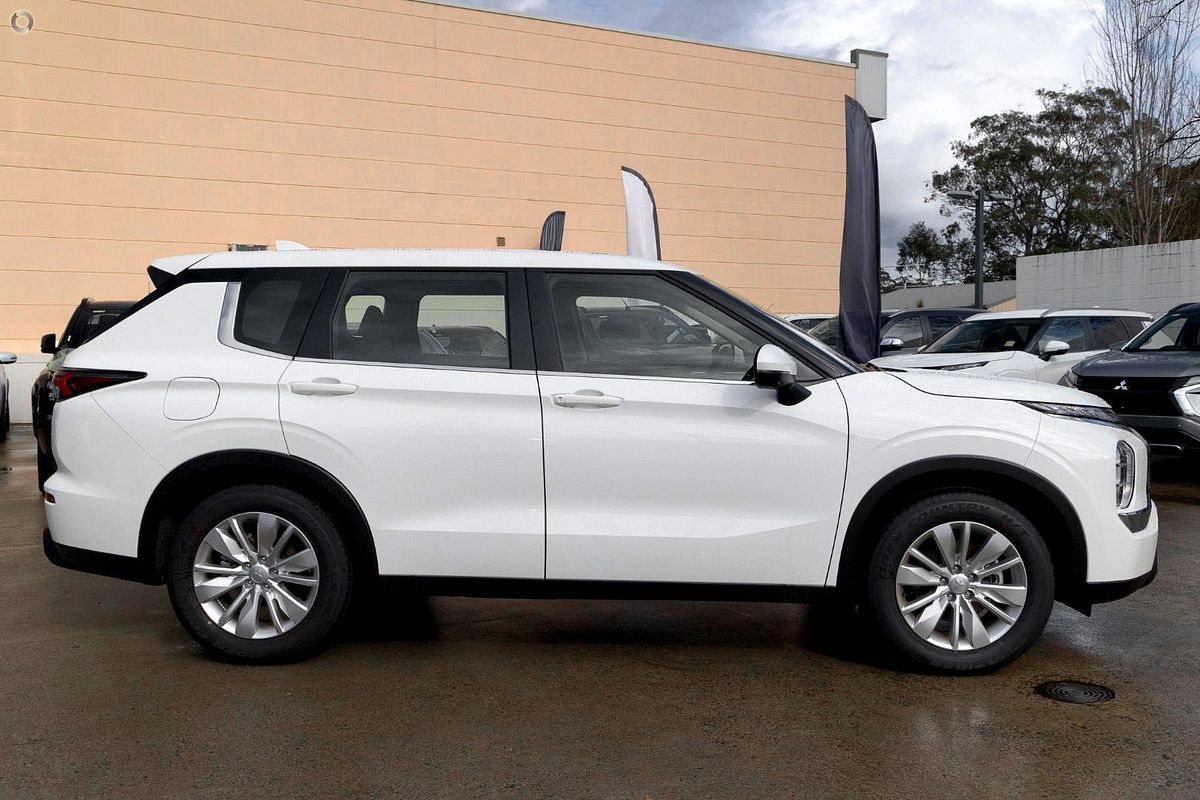 2025 Mitsubishi Outlander ES ZM