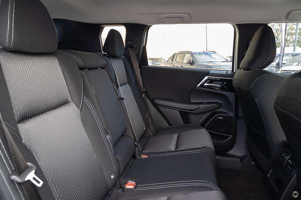 2025 Mitsubishi Outlander ES ZM