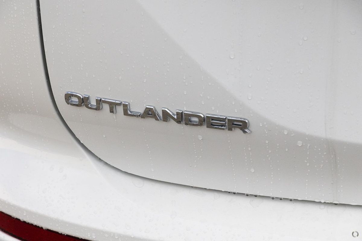 2025 Mitsubishi Outlander ES ZM