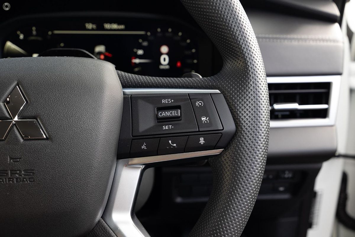 2025 Mitsubishi Outlander ES ZM