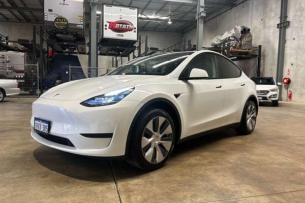 2023 Tesla Model Y Rear-Wheel Drive