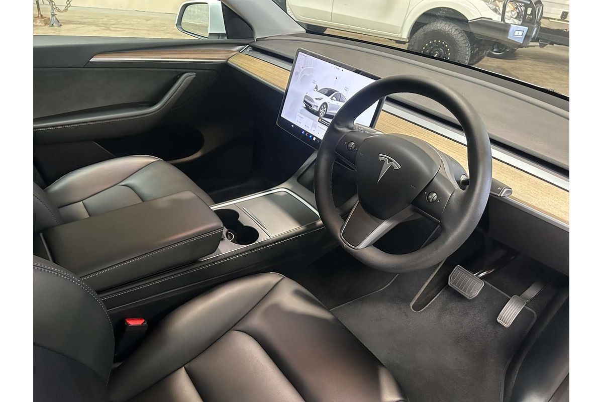 2023 Tesla Model Y Rear-Wheel Drive