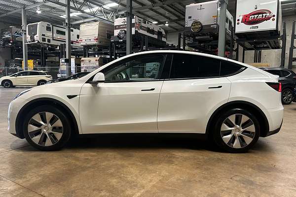 2023 Tesla Model Y Rear-Wheel Drive