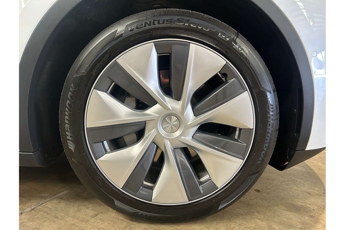 2023 Tesla Model Y Rear-Wheel Drive