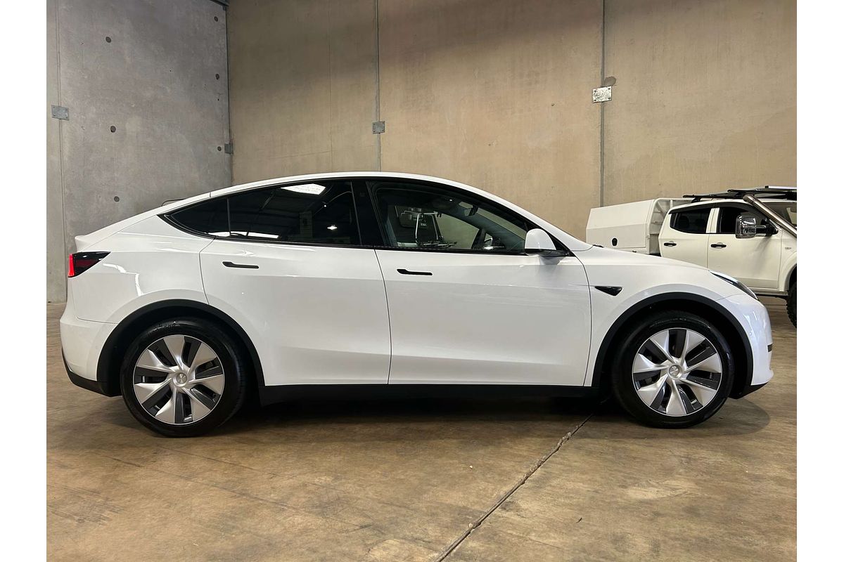 2023 Tesla Model Y Rear-Wheel Drive